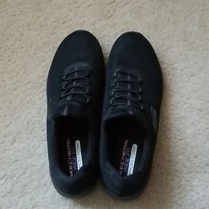 Sketchers Memory Foam womens sneakers 8.5 wide